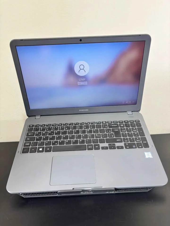Usado - Notebook Samsung 350x | i3 7ª Geração | 8GB | SSD 256gb | Tela 15.6 - view 3